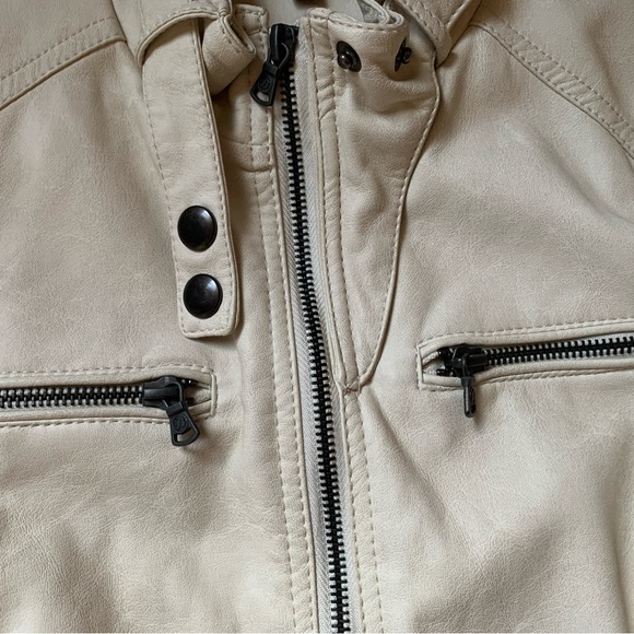 Women's Gorgeous Leather Jacket, purchased in Italy**** - Picture 13 of 15